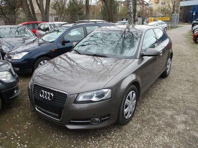 Gebraucht Audi A3 Attraction 125 PS (91 kW) 2010 Grau Kleinwagen