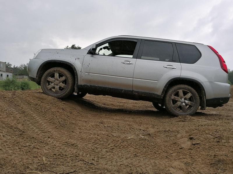 Gebraucht Nissan X-Trail 173 PS (127 kW) 2008 Silber SUV