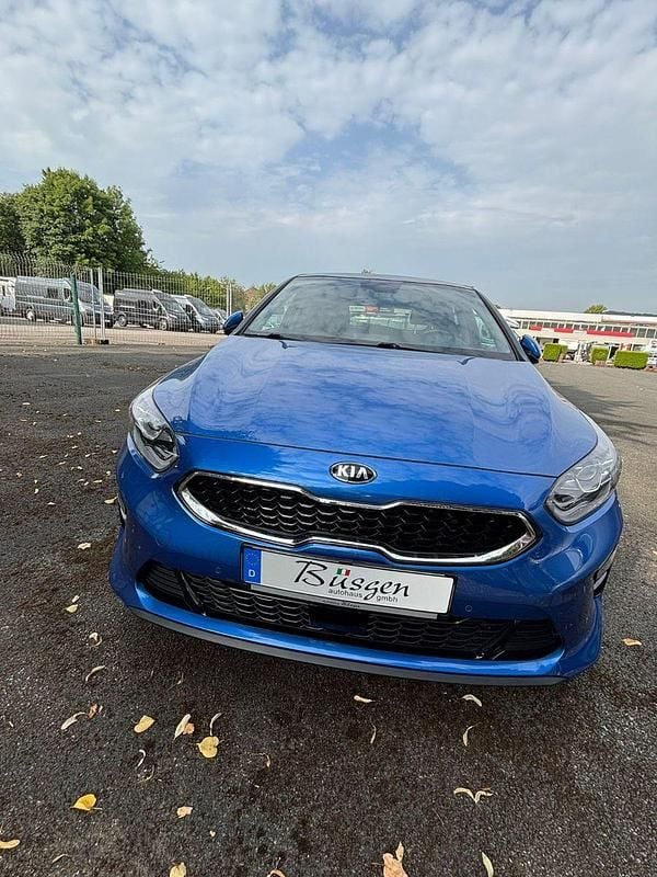 Blau Gebraucht 2018 Kia Ceed Platinum Kleinwagen | 13.900 € (Superpreis) - Bild 1/4
