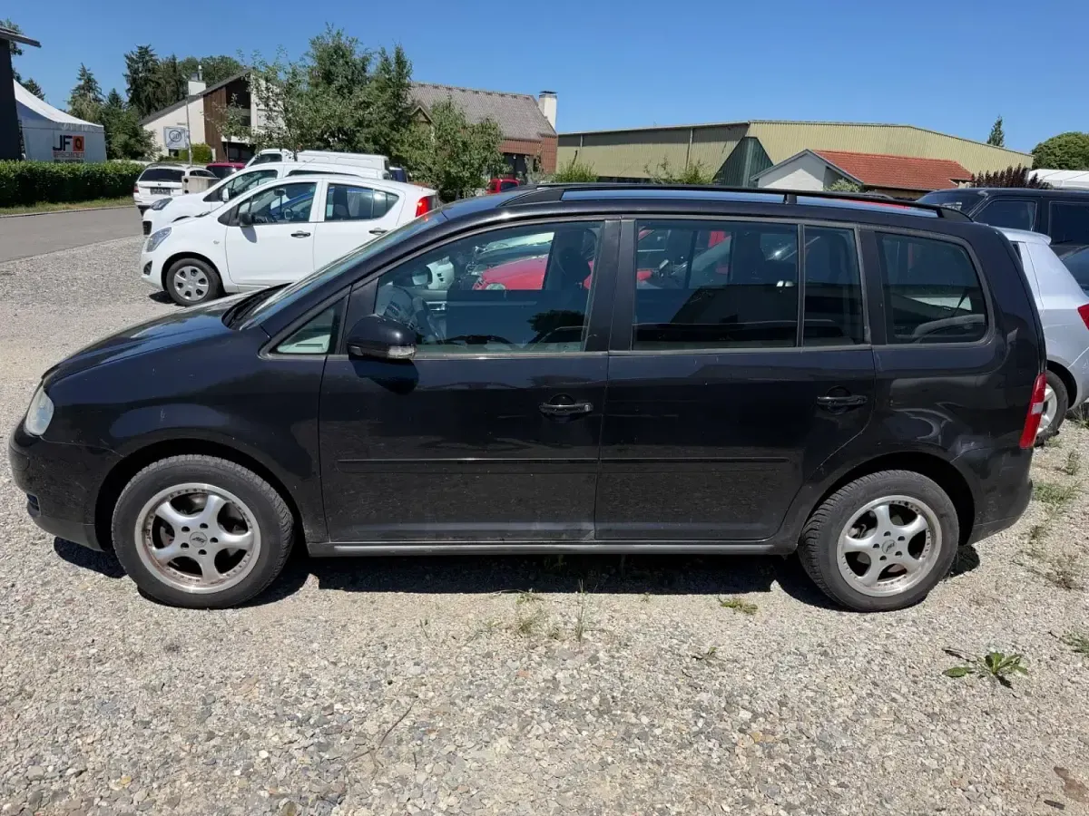 Gebraucht VW Touran 101 PS (74 kW) 2003 Schwarz Van / Kleinbus