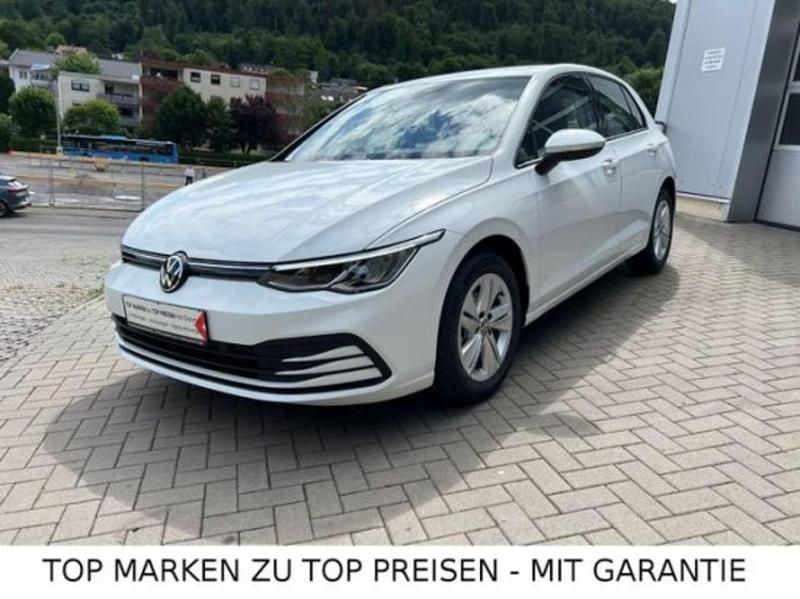 Gebraucht VW Golf VIII Life 150 PS (110 kW) 2022 Weiß Kleinwagen