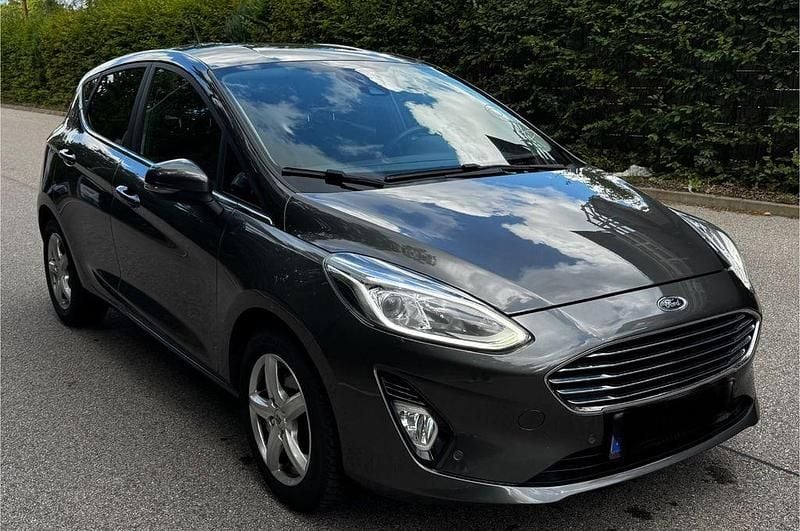 Magneticgrau (metallic) Gebraucht 2018 Ford Fiesta Titanium Kleinwagen | 9.999 € (Guter Preis) - Bild 1/4