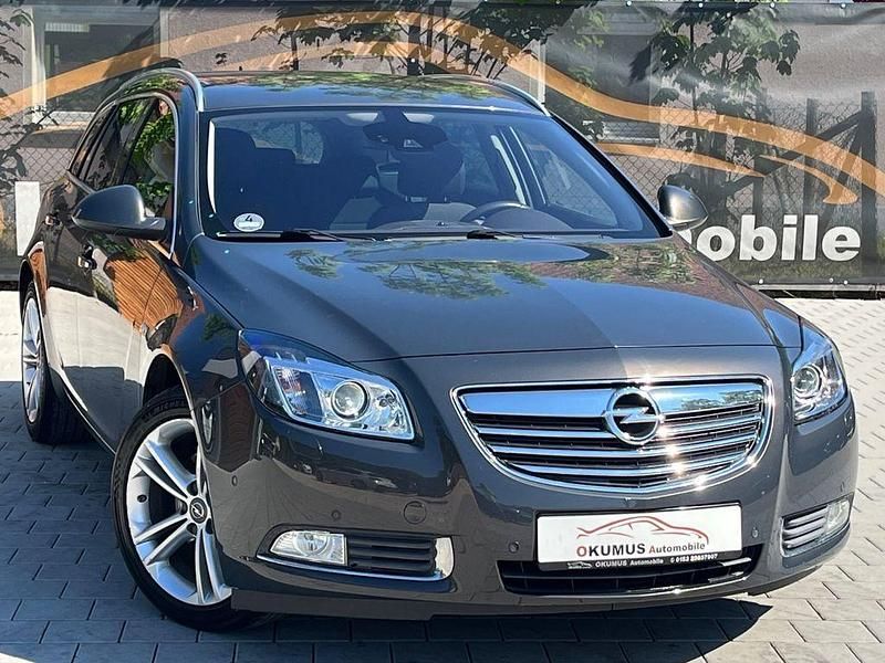 Grau Gebraucht 2013 Opel Insignia Limousine | 7.490 € (Fairer Preis) - Bild 1/4