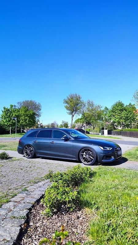 Gebraucht Audi A4 Advanced Plus 231 PS (169 kW) 2019 Grau Kombi