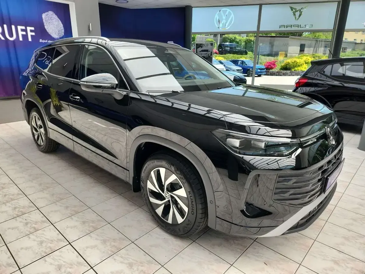 Neu VW Tayron Life 150 PS (110 kW) 2026 Grenadillschwarz met. SUV