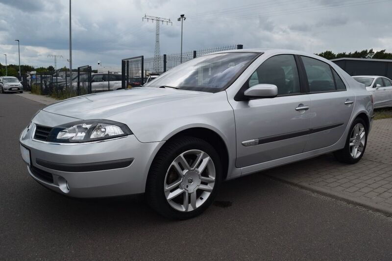 Silber Gebraucht 2006 Renault Laguna II Limousine | 4.699 € - Bild 1/4