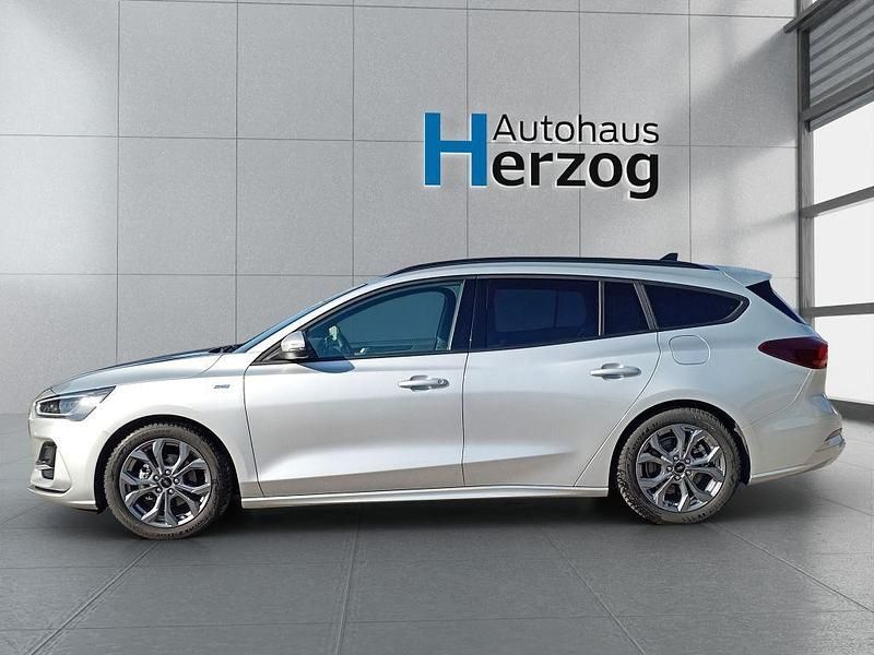 Gebraucht Ford Focus ST-Line X 155 PS (114 kW) 2024 Silber Limousine