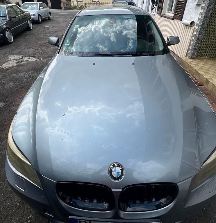 Gebraucht BMW 525 163 PS (119 kW) 2005 Silber Kombi