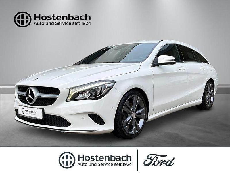 Gebraucht Mercedes CLA200 Shooting Brake 156 PS (114 kW) 2017 Weiss Kombi