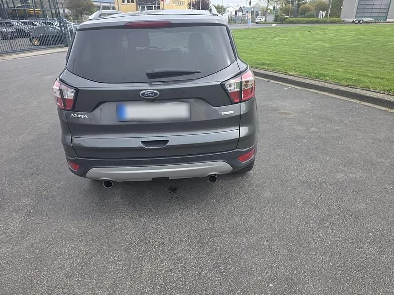 Gebraucht Ford Kuga Cool & Connect 150 PS (110 kW) 2018 Grau SUV