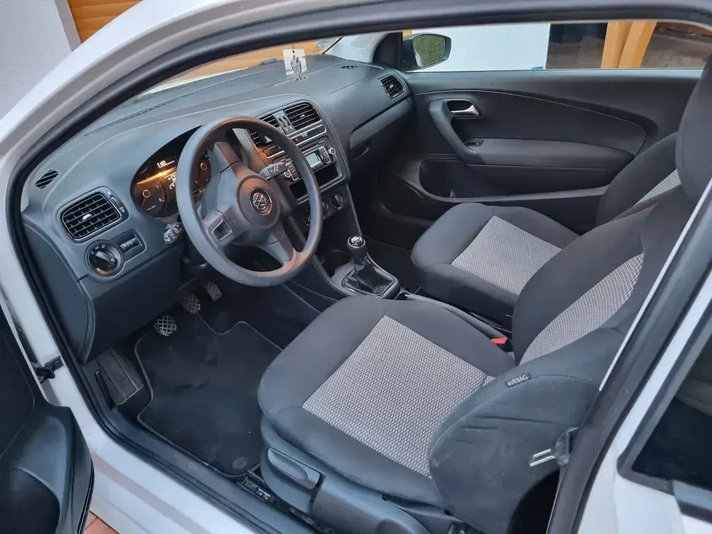 Gebraucht VW Polo 75 PS (55 kW) 2012 Weiß Kleinwagen