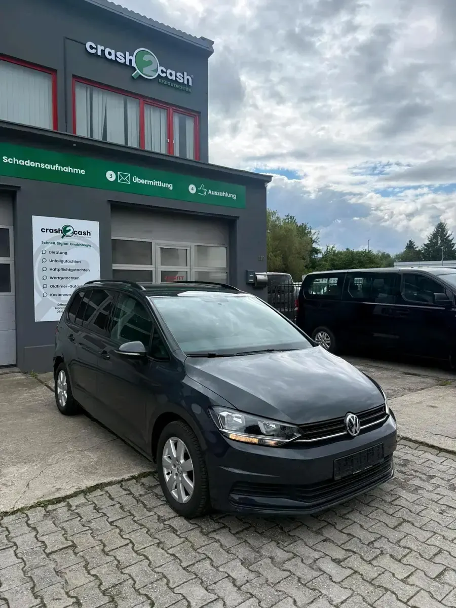 Gebraucht VW Touran 110 PS (80 kW) 2017 Grau Van / Kleinbus