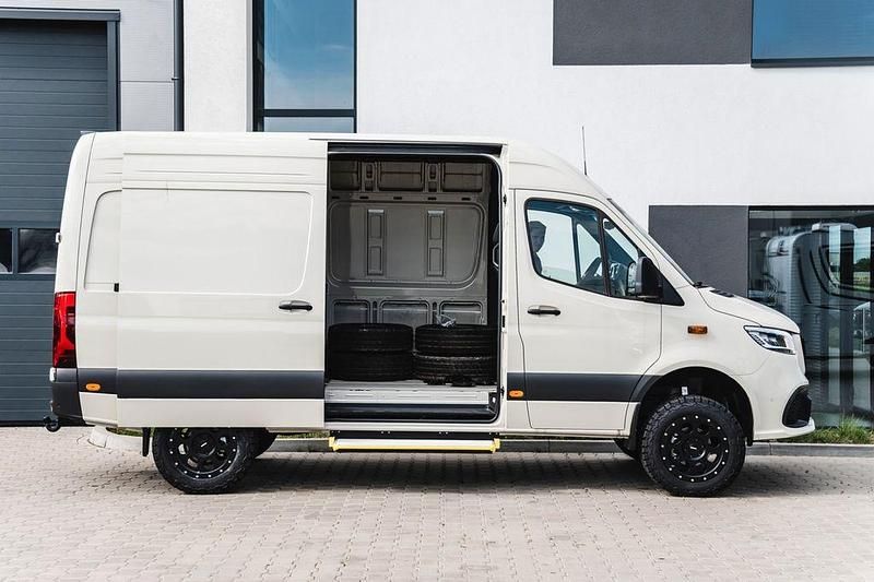 Neu Mercedes Sprinter AMG 190 PS (139 kW) 2025 Grau Van
