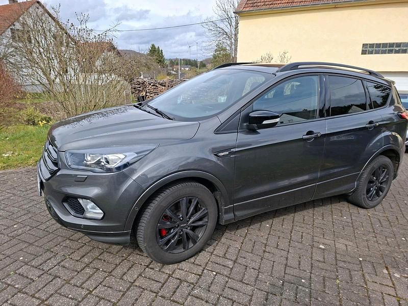 Gebraucht Ford Kuga ST-Line 150 PS (110 kW) 2019 Grau SUV