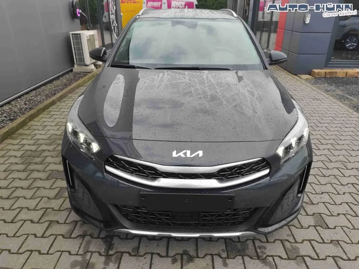 Neu Kia XCeed 179 PS (131 kW) 2025 Penta grau SUV