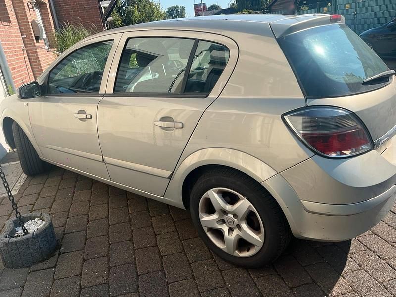 Gebraucht Opel Astra 90 PS (66 kW) 2007 Grau Limousine