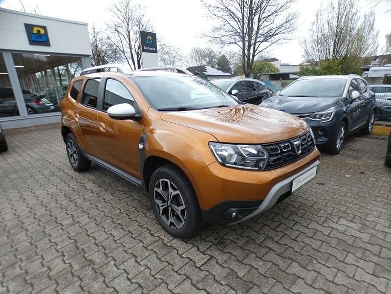 Gebraucht Dacia Duster Celebration 150 PS (110 kW) 2021 Grau "comete" SUV