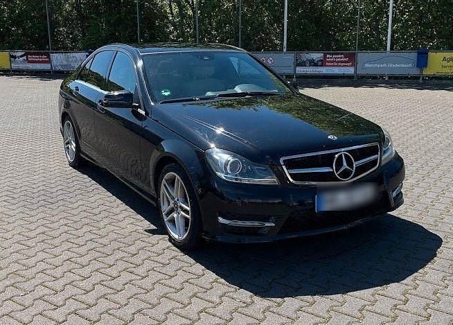 Schwarz Gebraucht 2011 Mercedes C180 Avantgarde Limousine | 7.800 € (Guter Preis) - Bild 1/4