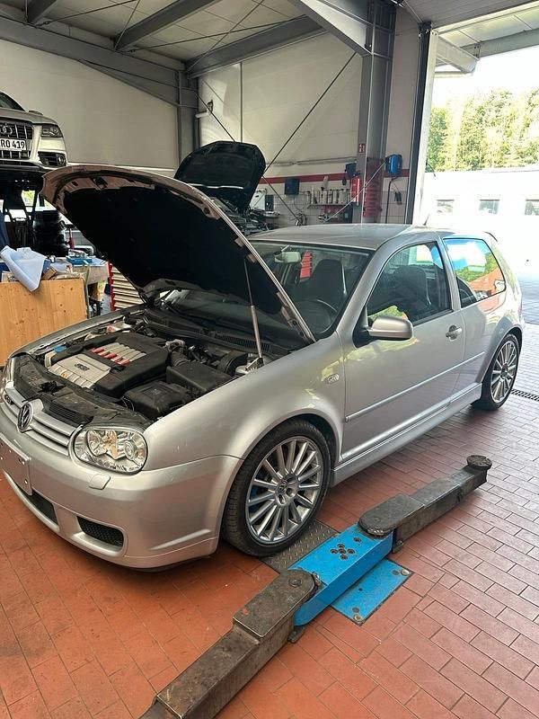 Occasion VW Golf IV R 241 ch (177 kW) 2003 Argent Citadine
