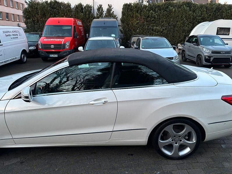 Gebraucht Mercedes E250 Sport Edition 211 PS (155 kW) 2015 Diamant weiss metallic Cabrio