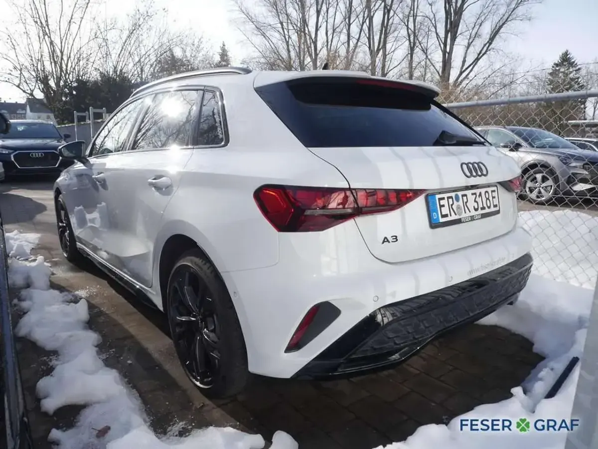 Używany Audi A3 S-Line 204 KM (150 kW) 2025 Biały Sedan/Limuzyna