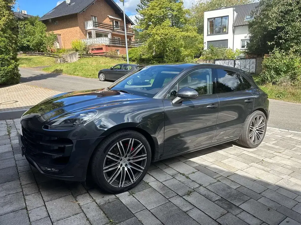Gebraucht Porsche Macan Turbo 400 PS (294 kW) 2016 Grau SUV