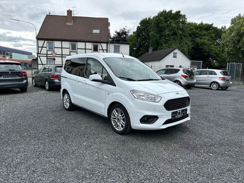 Weiß Gebraucht 2023 Ford Transit Van / Kleinbus | 15.700 € (Superpreis) - Bild 1/4