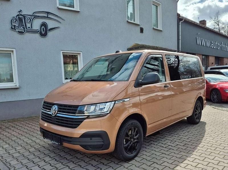 Gebraucht VW Multivan Family 150 PS (110 kW) 2020 Copper bronze metallic Van