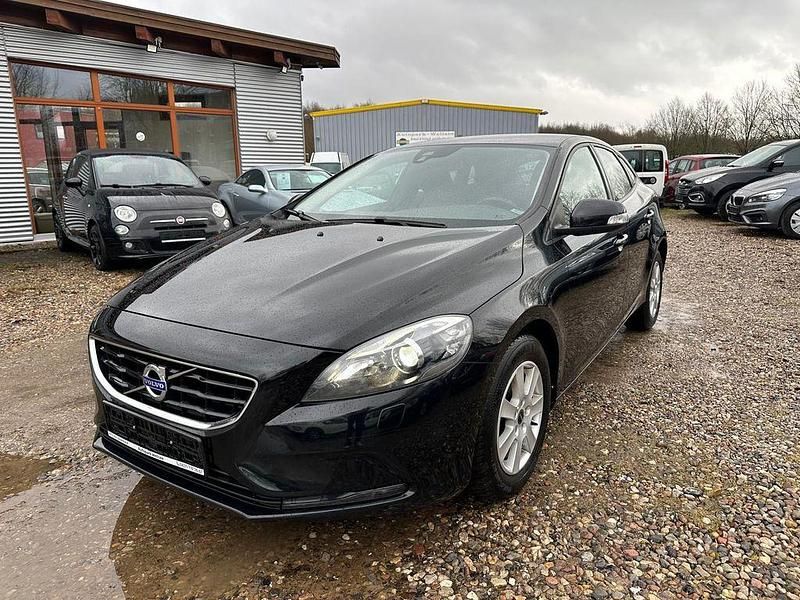 Gebraucht Volvo V40 You! 114 PS (83 kW) 2015 Schwarz Limousine
