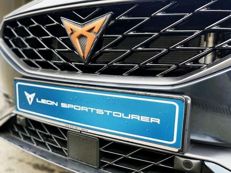 Gebraucht Cupra Leon 150 PS (110 kW) 2023 Magnetic grau Kombi
