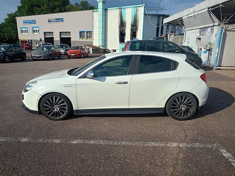 Gebraucht Alfa Romeo Giulietta Turismo 105 PS (77 kW) 2013 Weiß Limousine