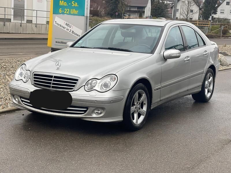 Silber Gebraucht 2004 Mercedes C180 Limousine | 2.400 € (Fairer Preis) - Bild 1/4