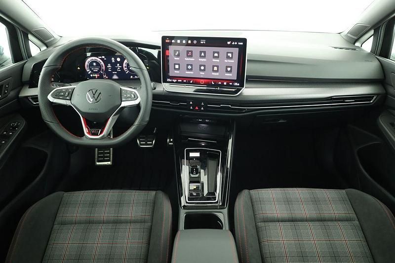 Neu VW Golf VIII GTI 265 PS (194 kW) 2025 Grenadillschwarz metallic Limousine