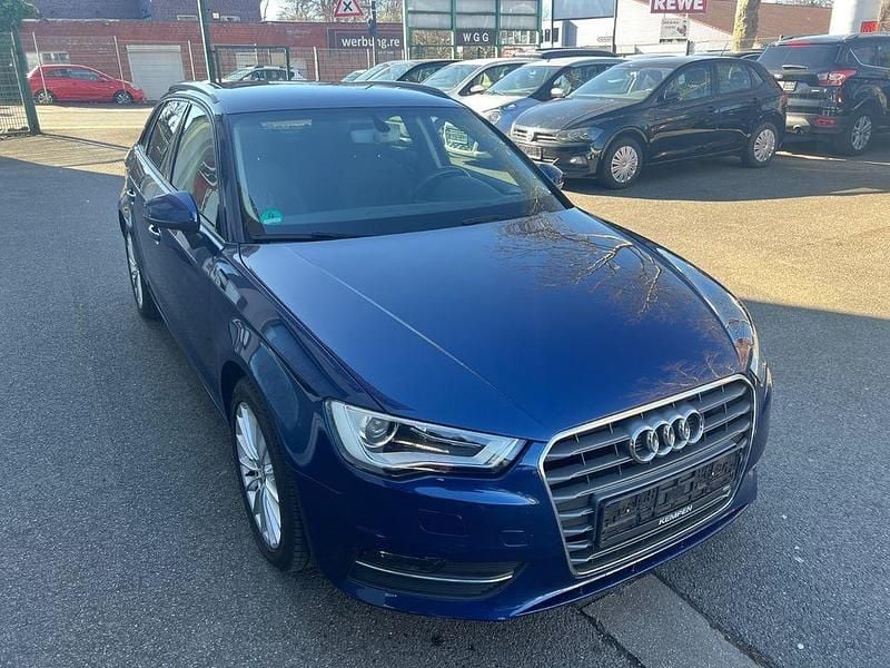 Gebraucht Audi A3 Attraction 125 PS (91 kW) 2016 Scubablau Limousine