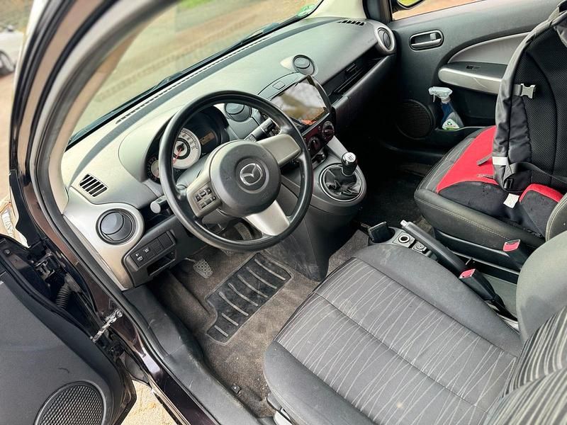 Gebraucht Mazda 2 75 PS (55 kW) 2009 Braun Kleinwagen