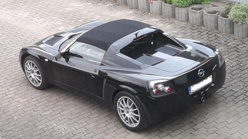 Schwarz Gebraucht 2003 Opel Speedster Cabrio | 15.000 € - Bild 1/4
