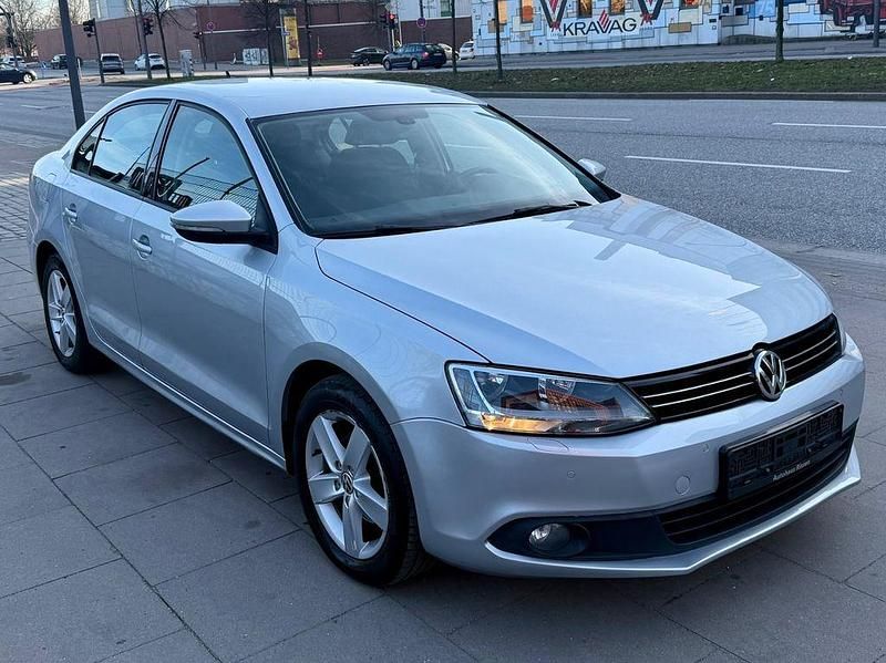 Gebraucht VW Jetta Comfortline 105 PS (77 kW) 2011 Reflexsilber metallic Limousine