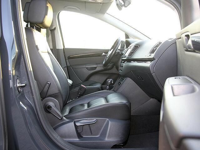 Gebraucht VW Sharan Highline 150 PS (110 kW) 2017 Grau Van / Kleinbus