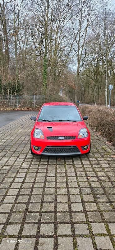 Gebraucht Ford Fiesta ST-Line 101 PS (74 kW) 2005 Rot Kleinwagen