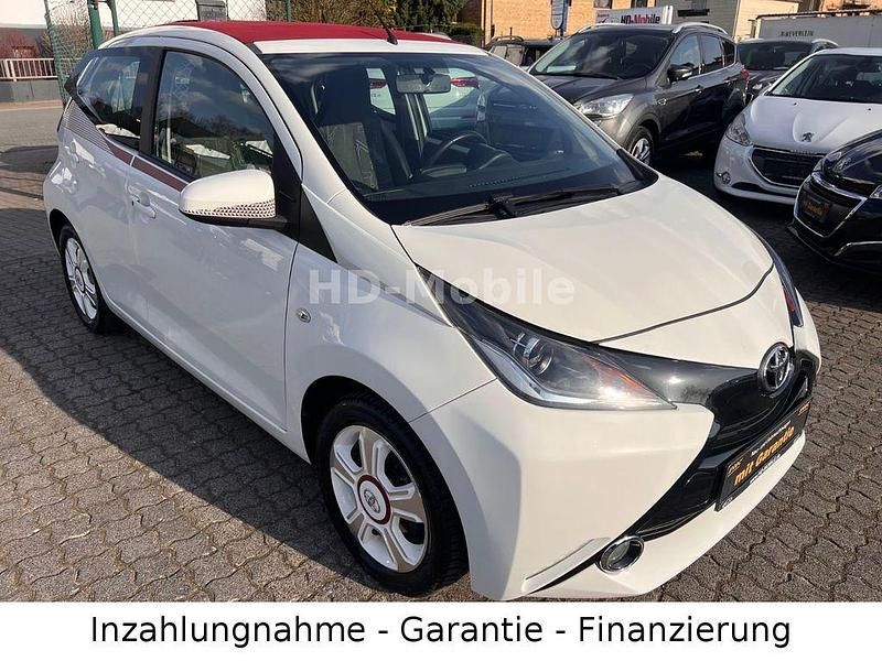 Gebraucht Toyota Aygo 69 PS (50 kW) 2017 Weiß Kleinwagen