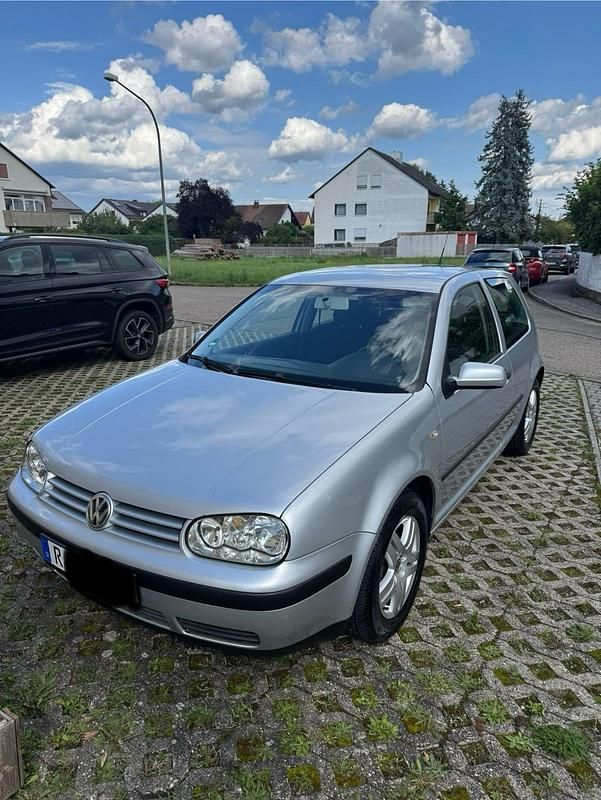 Silber Gebraucht 2002 VW Golf IV Coupé | 1.650 € (Fairer Preis) - Bild 1/4