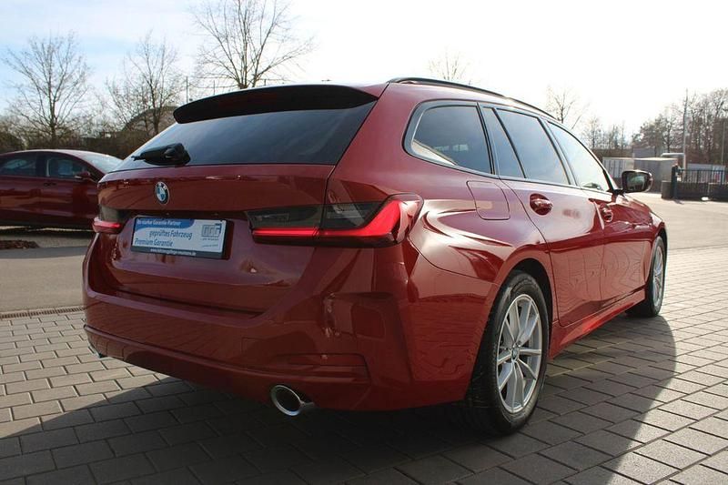 Gebraucht BMW 318 Performance 150 PS (110 kW) 2023 Rot Kombi