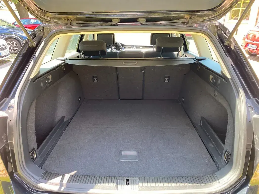Gebraucht VW Passat Comfortline 150 PS (110 kW) 2017 Schwarz Kombi