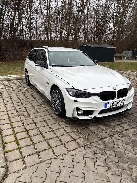 Weiß Gebraucht 2014 BMW 316 Comfort Edition Kombi | 15.500 € - Bild 1/4