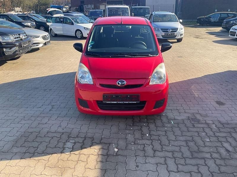 Gebraucht Daihatsu Cuore Plus 58 PS (42 kW) 2011 Rot Kleinwagen
