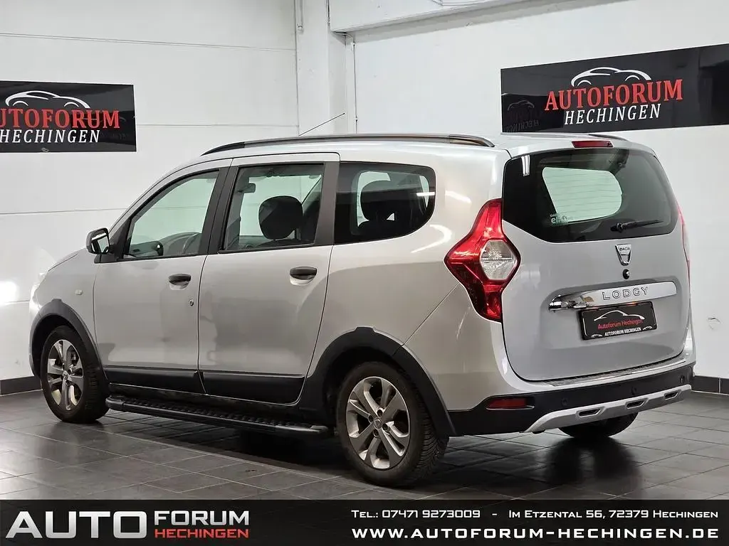 Gebraucht Dacia Lodgy Stepway 109 PS (80 kW) 2016 Platingrau Van / Kleinbus