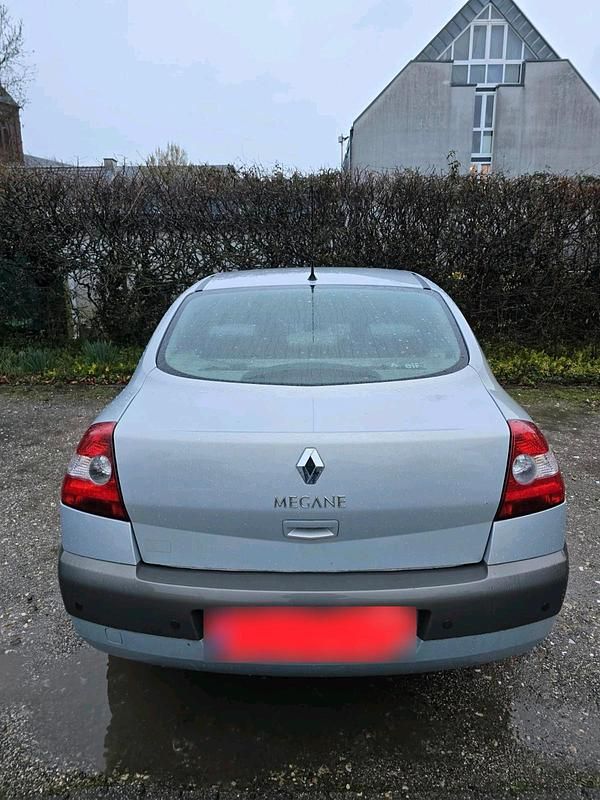 Gebraucht Renault Mégane II 113 PS (83 kW) 2004 Silber Limousine