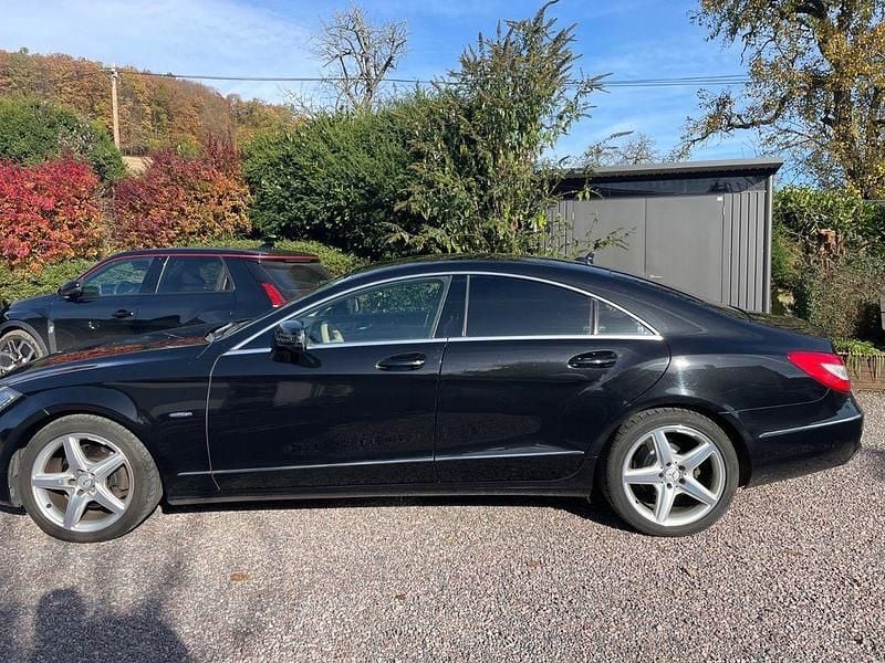Schwarz Gebraucht 2011 Mercedes CLS250 Limousine | 11.900 € (Superpreis) - Bild 1/4