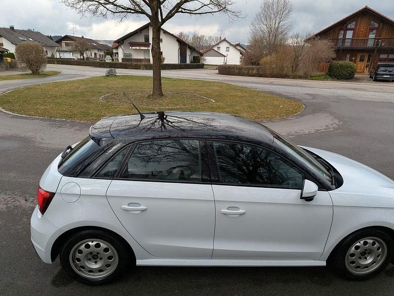 Gebraucht Audi A1 Sportback 82 PS (60 kW) 2017 Weiß Kleinwagen