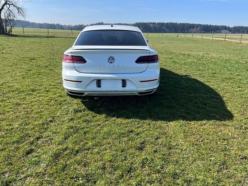 Gebraucht VW Arteon R-line 190 PS (139 kW) 2018 Weiß Kleinwagen